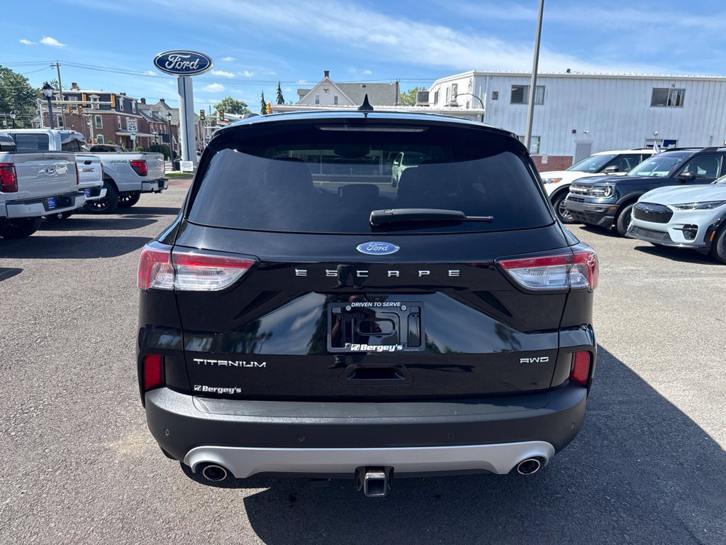 Used 2022 Ford Escape Titanium w/ Class II Trailer Tow Package AWD/4WD image 6