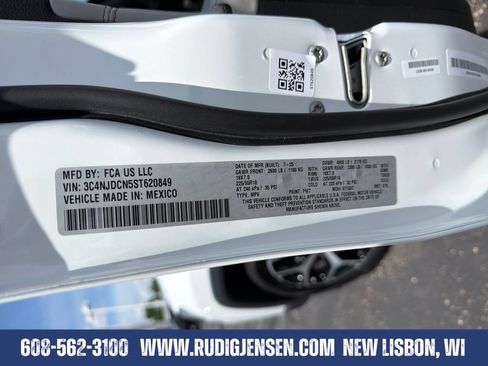 Used 2025 Jeep Compass Limited AWD/4WD image 28