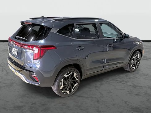 Used 2024 Kia Seltos SX w/ SX Sunroof Package image 4