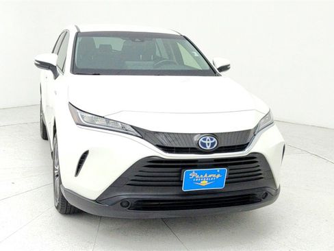Used 2021 Toyota Venza LE image 9
