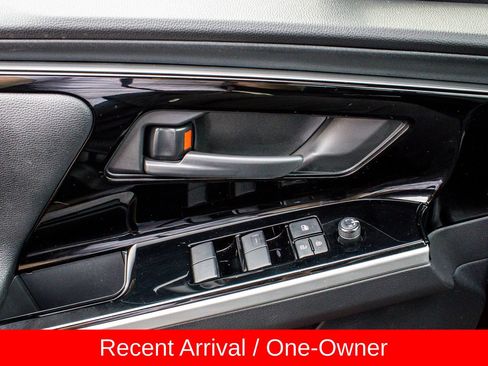 Used 2023 Toyota bZ4X XLE AWD/4WD image 21