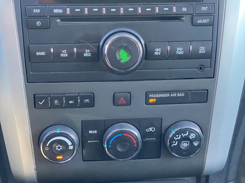 Used 2011 Chevrolet Traverse LT w/ Personal Connectivity Package image 19