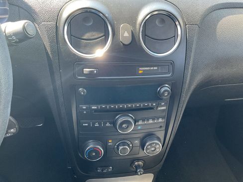 Used 2008 Chevrolet HHR LT image 18
