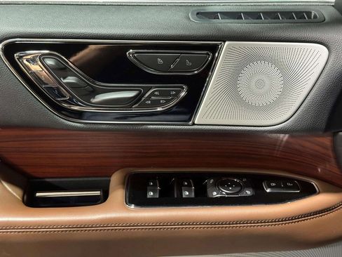 Certified 2022 Lincoln Navigator Reserve image 9