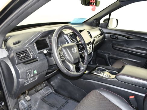 Certified 2024 Honda Passport Black Edition image 39