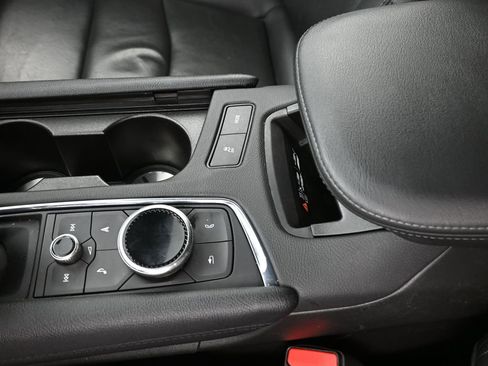 Used 2023 Cadillac XT6 Premium Luxury image 33