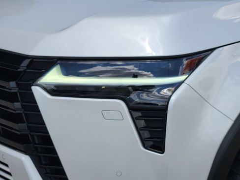 Used 2024 Lexus GX 550 AWD/4WD image 9