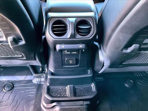 Certified 2021 Jeep Wrangler Unlimited Rubicon image 16