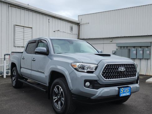 Used 2019 Toyota Tacoma TRD Sport image 7