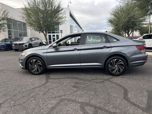 Used 2019 Volkswagen Jetta SEL Premium image 2