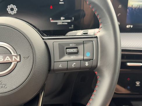 Used 2025 Nissan Kicks SR FWD image 12