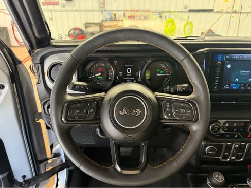 Used 2024 Jeep Wrangler Sport S w/ Convenience Group image 9