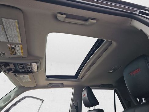 Used 2022 Toyota 4Runner TRD Off-Road Premium image 29