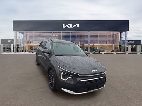 New 2025 Kia Niro EX FWD image 10