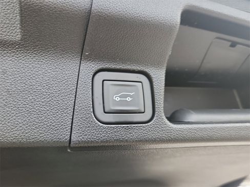 Used 2020 GMC Acadia SLT w/ Trailering Package image 12