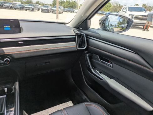Used 2025 MAZDA CX-50 AWD 2.5 S w/ Premium Plus Pkg image 17