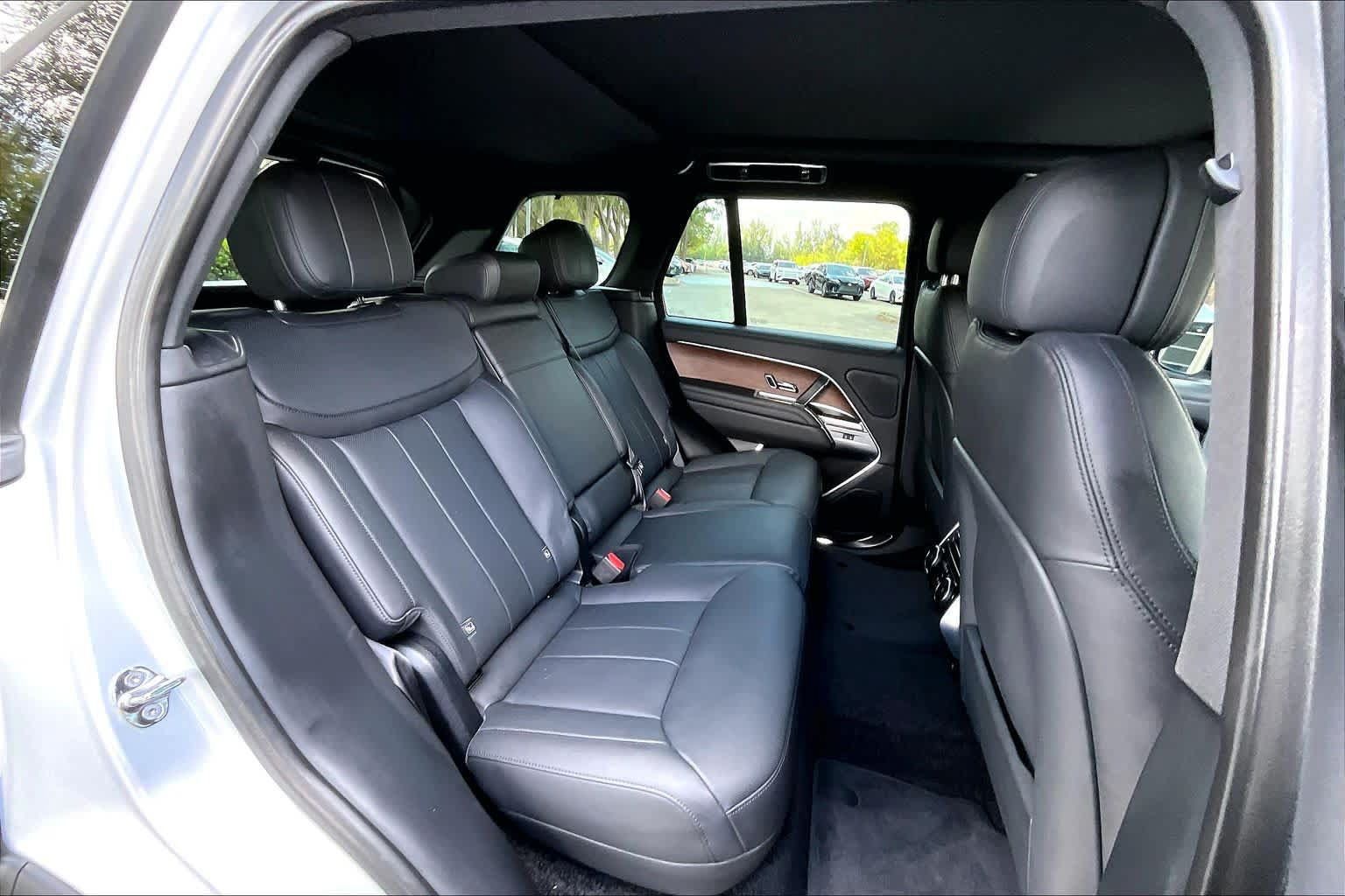 Used 2025 Land Rover Range Rover SE AWD/4WD image 34