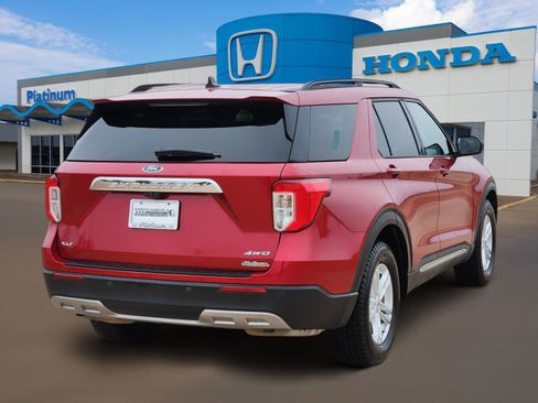 Used 2021 Ford Explorer XLT w/ Equipment Group 202A image 4