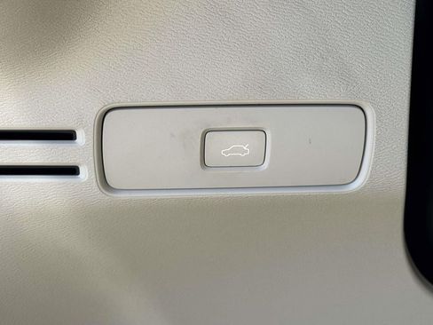 Used 2023 Volvo XC40 B5 Ultimate w/ Climate Package AWD/4WD image 20