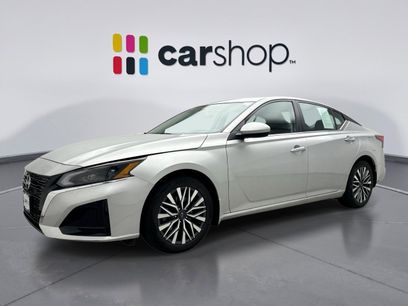 Used 2023 Nissan Altima 2.5 SV w/ SV Premium Package
