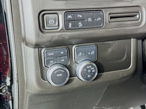 Used 2022 GMC Yukon AT4 AWD/4WD image 14