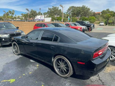Used 2014 Dodge Charger SE image 3