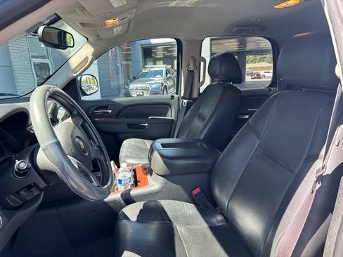 Used 2013 Chevrolet Tahoe LTZ AWD/4WD image 7