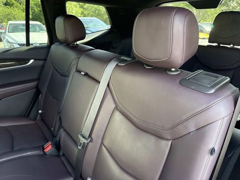 Used 2023 Cadillac XT6 Premium Luxury w/ Technology Package FWD image 14