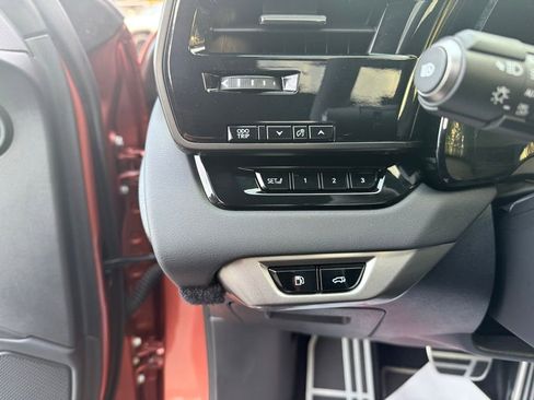 Used 2023 Lexus RX 500h F Sport image 14