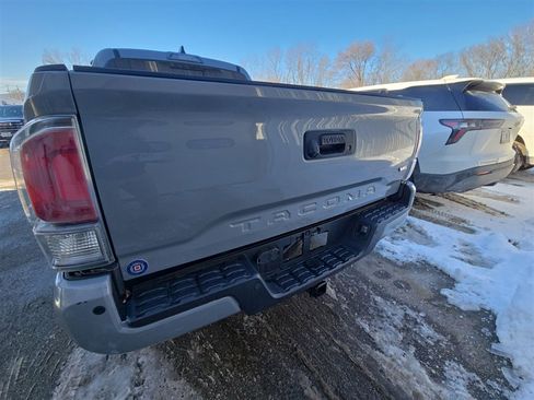 Used 2021 Toyota Tacoma TRD Sport image 25