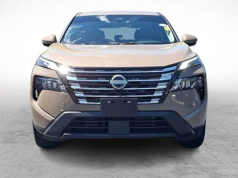 Used 2024 Nissan Rogue SV AWD/4WD image 2