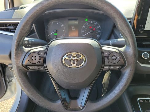Used 2023 Toyota Corolla LE image 18