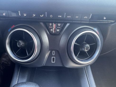 Certified 2025 Chevrolet Blazer LT AWD/4WD image 29