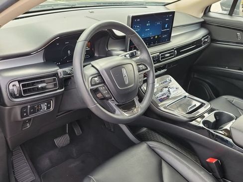 Certified 2023 Lincoln Nautilus AWD w/ Premium Package image 10