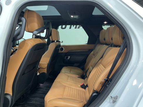 Used 2018 Land Rover Discovery HSE Luxury AWD/4WD image 30