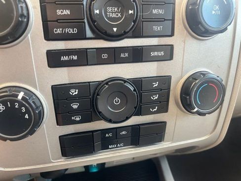 Used 2010 Ford Escape XLT image 20
