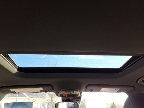 New 2026 Chevrolet Trax RS w/ Sunroof Package image 9