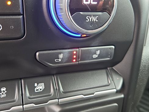 Certified 2022 Chevrolet Silverado 1500 RST w/ Redline Edition image 19