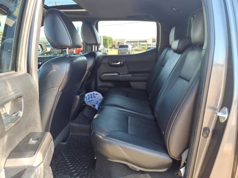 Used 2022 Toyota Tacoma TRD Pro AWD/4WD image 25