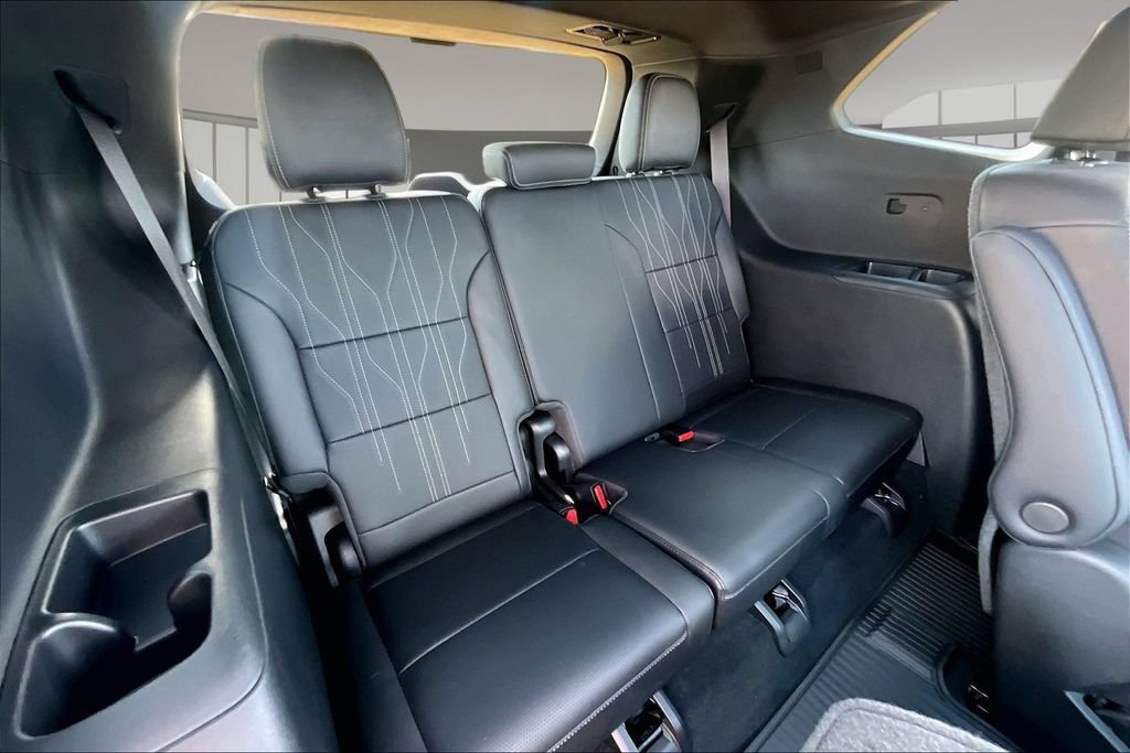Used 2025 Buick Enclave Avenir w/ Super Cruise Package FWD image 30