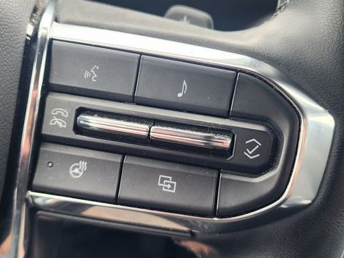 Used 2025 GMC Acadia Elevation FWD image 26
