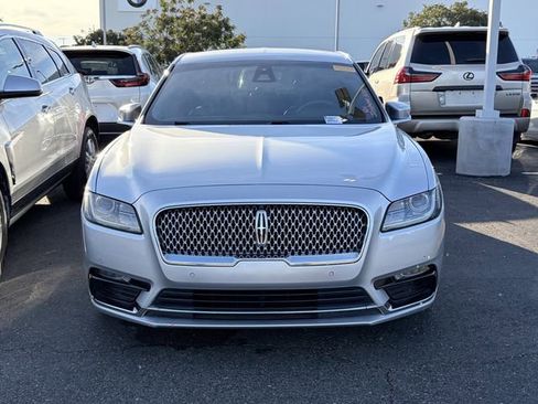 Used 2019 Lincoln Continental Premiere image 2
