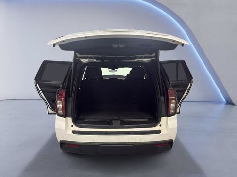 Used 2021 Chevrolet Tahoe RST w/ Luxury Package AWD/4WD image 13