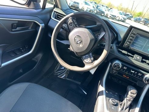 Used 2022 Toyota RAV4 LE AWD/4WD image 22