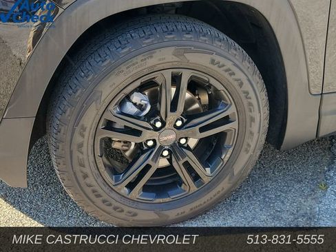 Used 2023 GMC Terrain AT4 w/ Infotainment Package II AWD/4WD image 9
