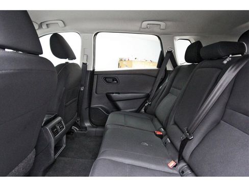 Used 2023 Nissan Rogue S image 10