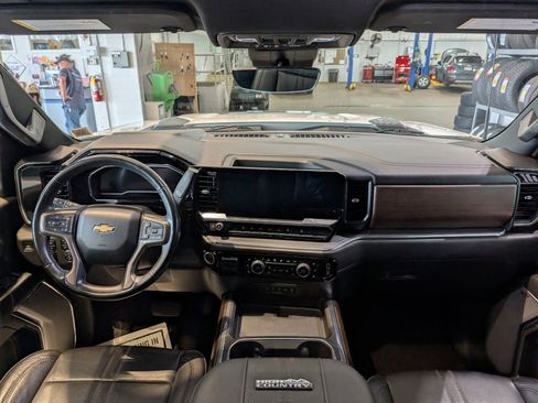 Used 2024 Chevrolet Silverado 2500 High Country w/ Technology Package image 20