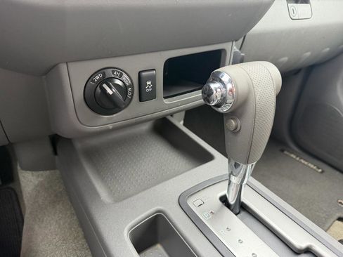 Used 2016 Nissan Frontier SV image 19