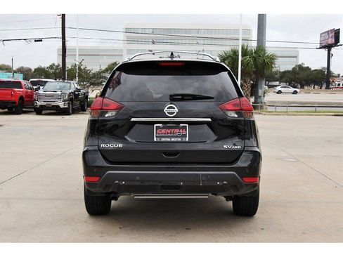 Certified 2019 Nissan Rogue SV w/ Premium Package image 5