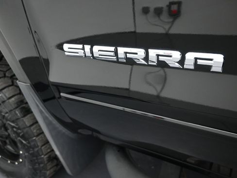 Used 2017 GMC Sierra 1500 SLE w/ SLE Value Package AWD/4WD image 46